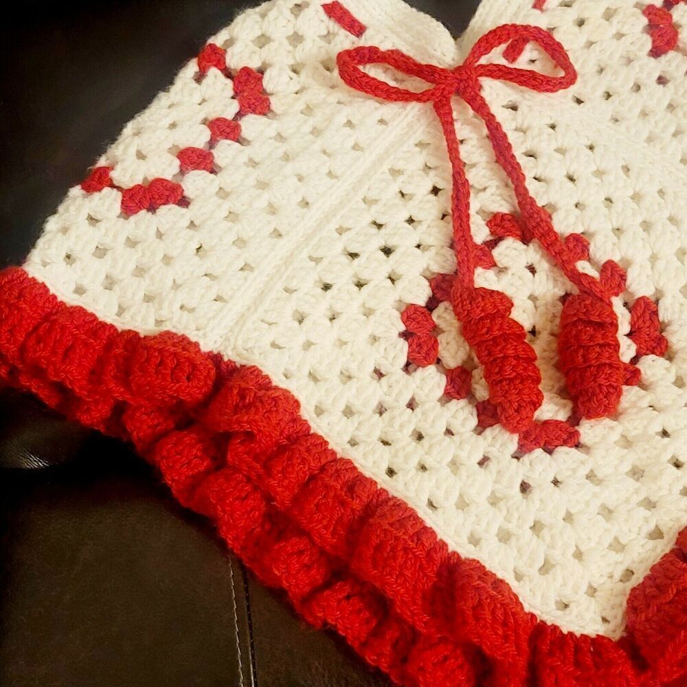 Vtg Crocheted Red White Girls Poncho Shawl Handmade Pom Poms Frill Christmas - Picture 3 of 7